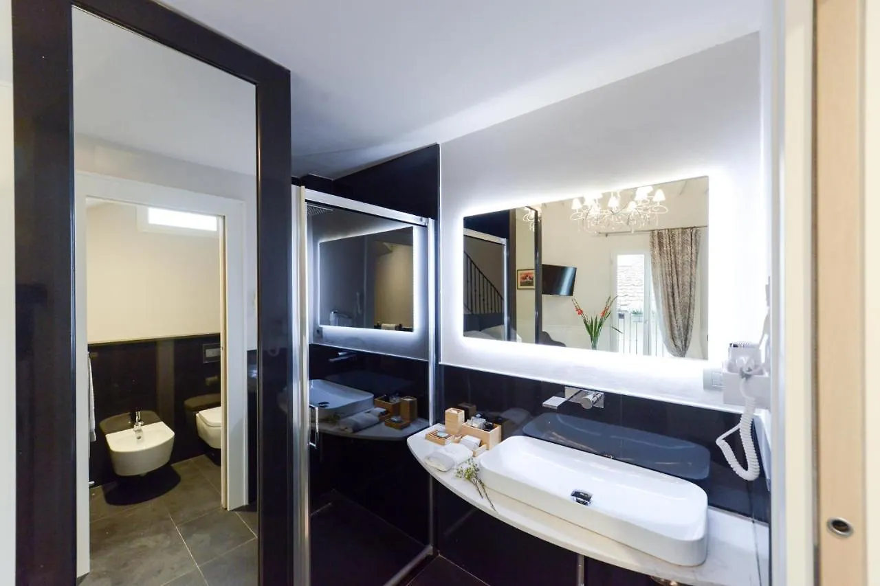 Duomo Suites Florenz Aparthotel